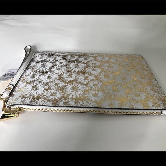 MICHAEL Michael Kors Medium Zip Wristlet - Picture 4 of 8